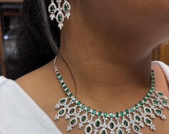 Kundan-chokerset: Bollywood-huwelijkssieraden, groene monalisa-steen