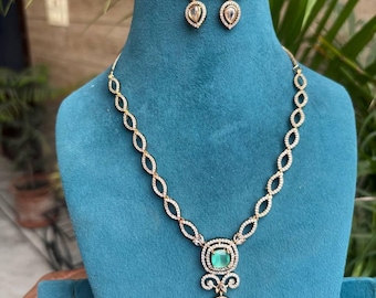 Goldenes Choker-Set mit indischer Mona-Lais-Stein-Halskette und passenden Ohrringen, Brautschmuck