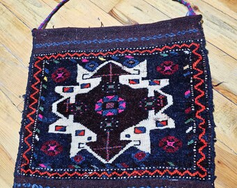 Vintage hand woven bag.Anatolian patterned woven bag.Approximate size:1,50x1,50 ft