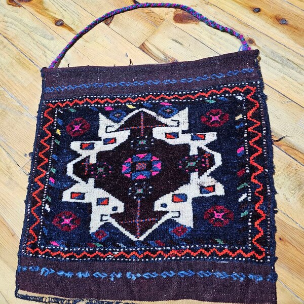 Vintage hand woven bag.Anatolian patterned woven bag.Approximate size:1,50x1,50 ft