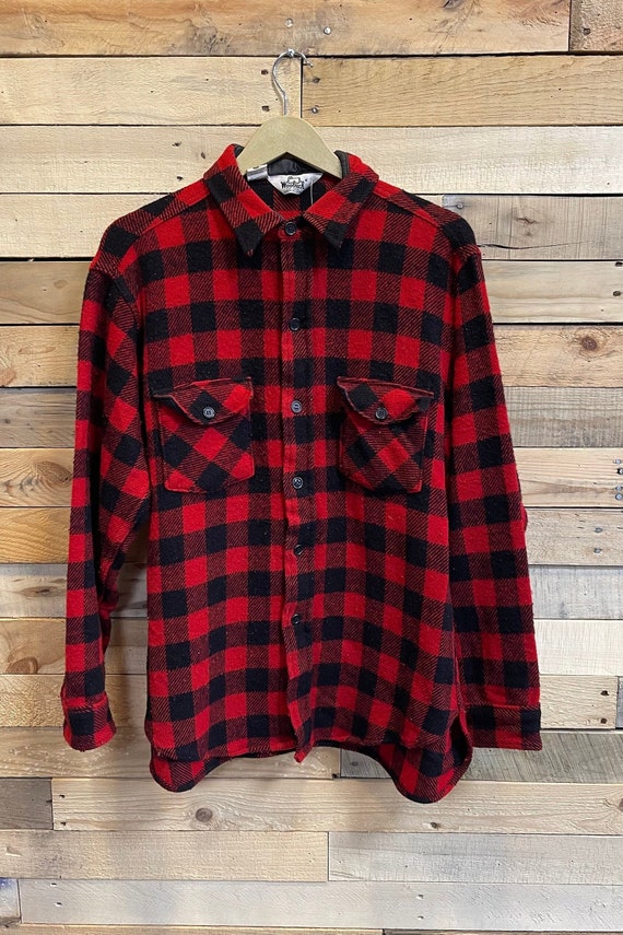Vintage woolrich plaid button Gem
