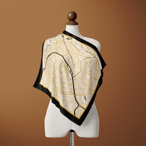 Paris City Map Seidenschal, Gold & Schwarz Modern Chic Silk Foulard, Paris Frankreich Street Map in City Atlas Collection