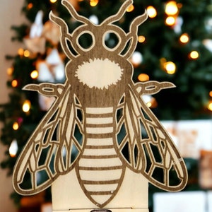 Bee Wood Cell Phone Stand | Laser Cut