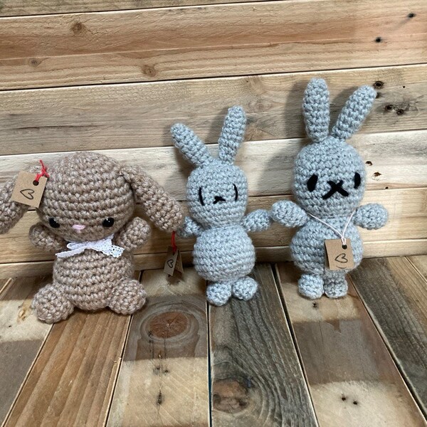 Lapins amigurumi au crochet, fait main, pièce unique, petite entreprise artisanale