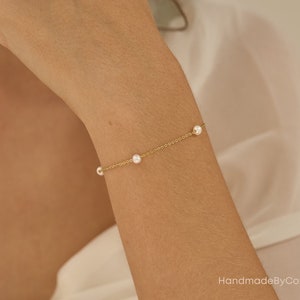 Bracelet de perles minimaliste, véritable bracelet de perles d'eau douce naturelles, bracelet de demoiselle d'honneur, bracelet de mariage, cadeau d'anniversaire, cadeau de Noël image 2
