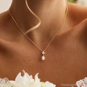 Minimalist Freshwater Pearl Necklace with Diamond, Daily 14K Gold Plated Pearl Necklace, Wedding  Necklace, Bridesmaid Gift, Gift for Mom