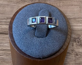 9ct White Gold & Amethyst Ring Band Style Size UKM US6 Great for Stacking