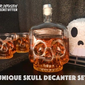 Premium Skeleton/Skull Whiskey Bourbon Decanter Gift Set for Him, birthday gift for Boss and Clients