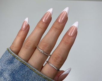 Natuurlijke French Tip-nagels | Franse Tip Nagels | Druk op nagels | Amandelnagels | Stijlvolle nagels | Zomernagels | Salonkwaliteit Herbruikbaar