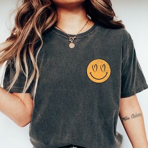 Smile Face T-Shirt, Vintage Smile Face Tee, Retro Smile Shirt, Women&#39;s T-Shirt, Happy Face Shirt, Smile Face, T-Shirts for Women
