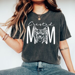 Crested Mom T-Shirt, Chinese Crested Dog Shirt, Dog Mother Gift, Dog Lover Gift,Dog Tee, Pet Lover Shirt, Dog Mama Tee bild 3