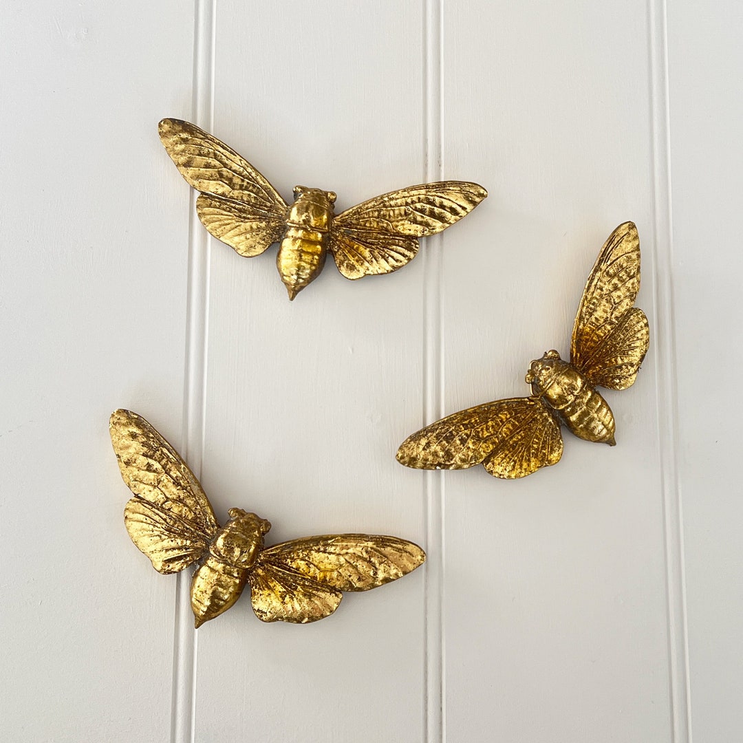 Rustic Gold Bee Wall Decoration Ornament Hanging Gift Bumble Home