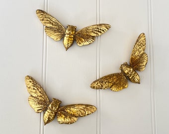 Rustic Gold Bee Wall Decoration Ornament Hanging Gift Bumble Home Accessories Decor Vintage Distressed Chic Boho Eclectic