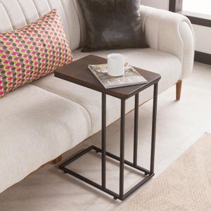 Table d'appoint étroite, pied en métal, table d'appoint minimaliste en forme de C, table d'appoint fine, meubles de salon, table basse en C en pin massif