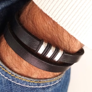 Leather bracelet for men, sliding and steel clasp, personalized engraving, customizable gift.