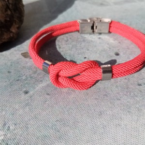 Bracelet homme personnalisable , nœud marin , gravure personnalisée fait main. Rouge