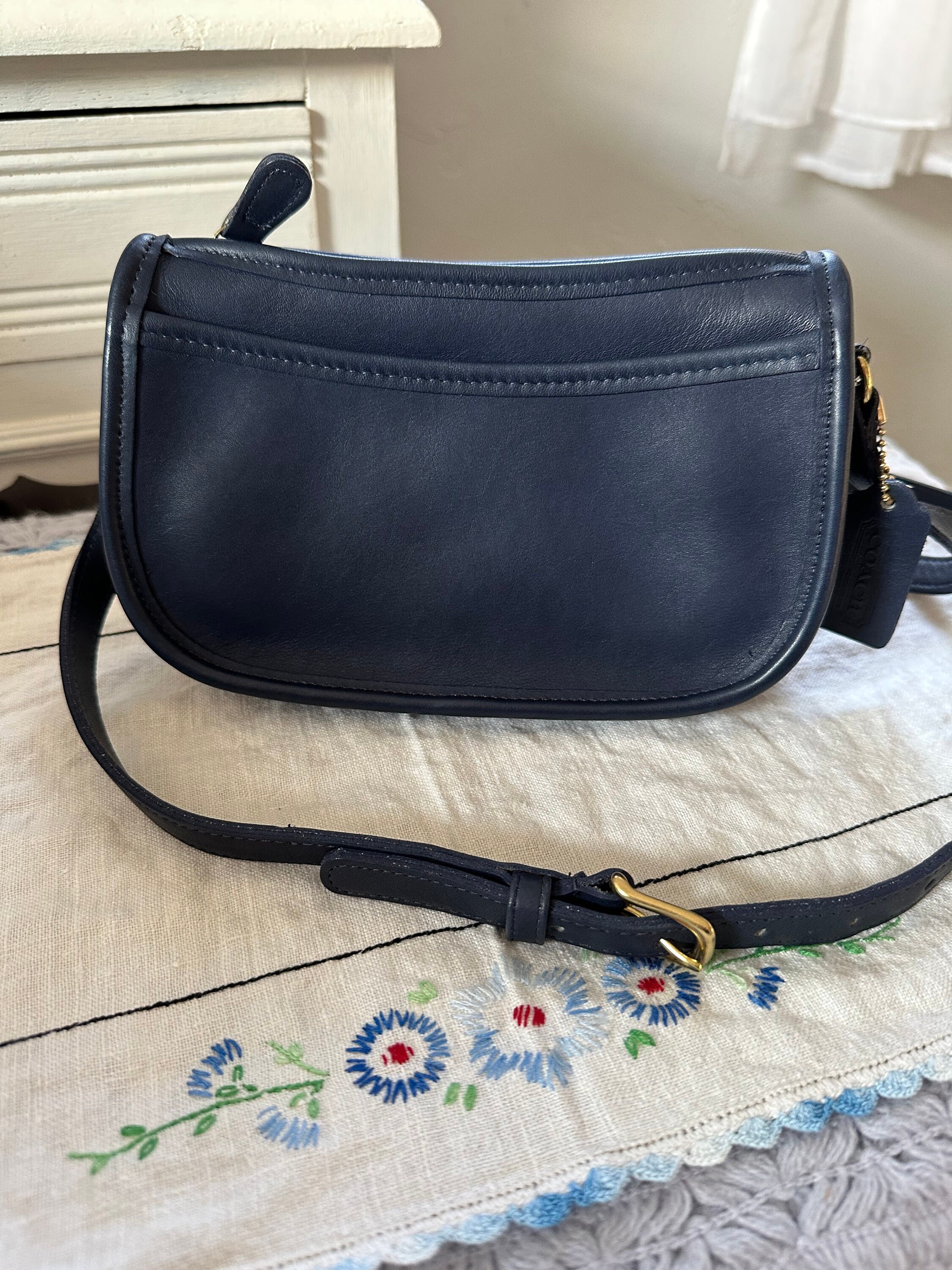Vintage Coach Large Swinger Bag Leather Shoulder Bag Navy Blue 4040