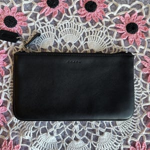 Authentic Vintage Coach 90s Full Grain Black Leather Skinny Case/Pouch, Style #7170. Perfect for Makeup & Accessories! Excellent Condition!