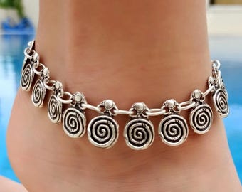 Tobillera ajustable con motivo en espiral