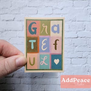 Adesivo Grateful – Adesivo Vinil com Letras Desenhadas à Mão | Estética de Gratidão para Diários, Agendas e Garrafas de Água