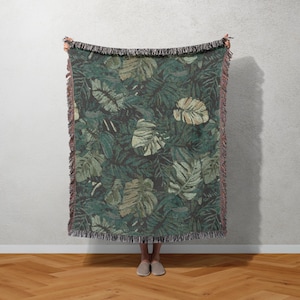 Monstera Leaves Woven Throw Blanket: Tropical Jacquard Tapestry