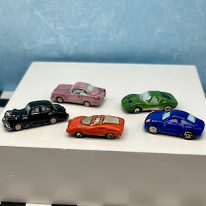 Mini Luxury Cars Ferrari Rolls Royce Lamborghini Aston Martin Porsche Vehicles Fancy Car Model Tiny Dollhouse Porcelain Miniatures Replicas