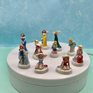 Fève Vintage Porcelaine - Collection Totems - Figurine Pour Galette Des Rois