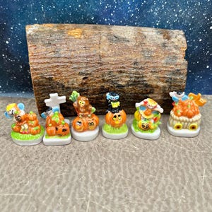 Tiny Fall Decor Pumpkin Patch Black Cat Owl and Fairies: Pumpkins Fairy Porcelain Dollhouse Miniatures French Feves YY10