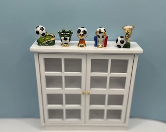 Tiny Soccer Team Trophies: Sports Players Coaches Awards Little Buddy Game Porcelain Dollhouse Miniatures French Feves X4FJ