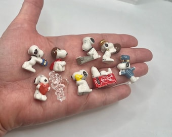 Tiny Peanuts Snoopy Figurines:Heart Woodstock Doghouse Present Band Football Typing Flying Ace Top Hat Dollhouse Miniatures French Feves F7