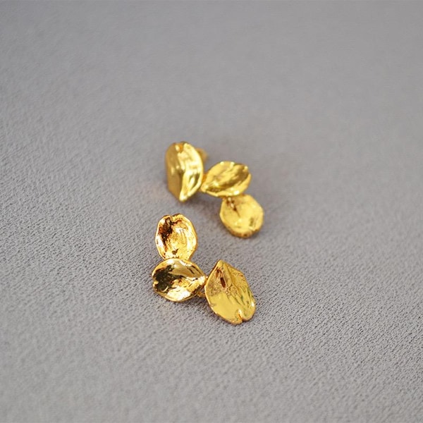 18K Gold Leaf Stud Earrings: Textured Nature-Inspired Jewelry
