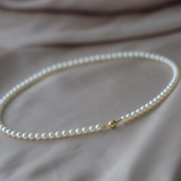 Kristall Perlenkette|Echte Swarovski Perlen|5mm|Creme Weiß|Braut Halskette|Runde Glasperlen Schmuck|14K vergoldet Messing-Magnetverschluss