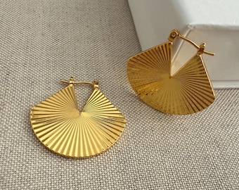 Goldene Statement Ohrringe im Fächerdesign|18K vergoldet|Geometrische Ohrhänger im Art-Deco-Stil