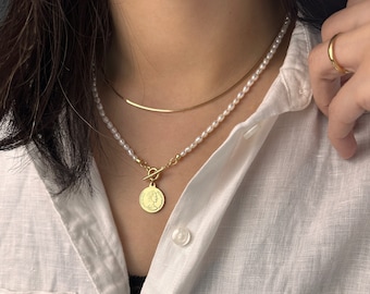18K Gold Queen Coin Pearl Necklace | Vintage Style Pendant