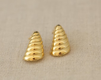 Vergoldete Muschel Ohrstecker aus 925 Silber|Skulptural Statement Ohrringe|Minimalistische Schmuck