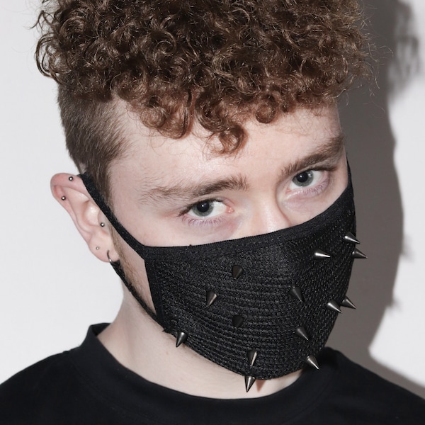 scarlxrd mask with small silver spikes
