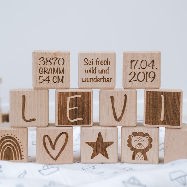 Customizable birth dice made of regional beechwood - a wonderful gift for a birth, baptism, or birthday