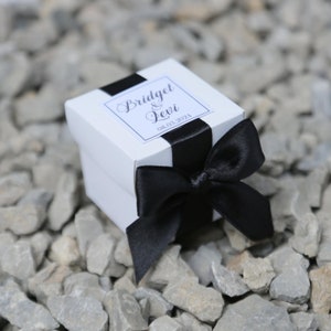 candele di fidanzamento, candele a bolle, candele nuziali, mini candele in grandi quantità, regali per gli ospiti, candele per il battesimo, regali di nozze