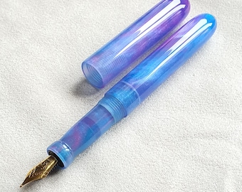 Handgjord reservoarpenna i harts (med Schmidt-spets).