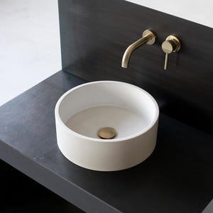 Rund handfat i betong | Tvättställ | Kommod i betong | D40cm/D36cm/D32cm/D25cm | Off White BTN101
