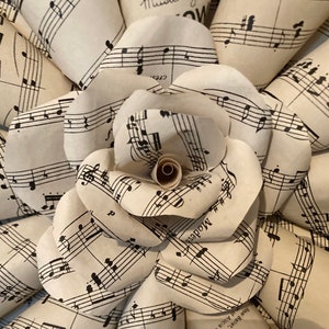 Large 16 Sheet Classical Music Paper Cone Wreath Swan Lake for Music ...