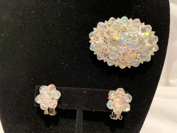 Dazzling Vintage Aurora Borealis Crystal  and Rhi… - image 2
