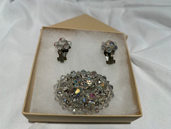 Dazzling Vintage Aurora Borealis Crystal  and Rhi… - image 9