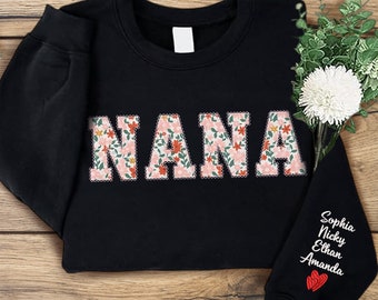 Sweatshirt floral brodé Nana personnalisé avec noms sur la manche, cadeau pour Nana, nouveau pull à capuche Nana pour la fête des mères