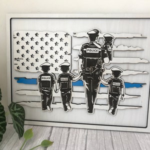 Signo de oficial de policía de madera tallada personalizada, signo de madera de la bandera americana de papá, graduación personalizada, jubilación, regalo del día de los padres