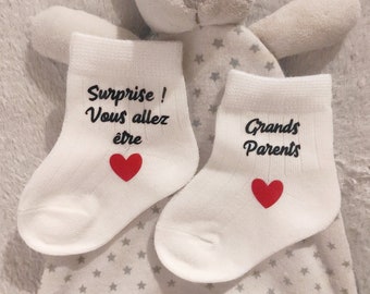 Chaussettes bébé annonce surprise grossesse grands parents