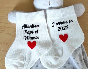 Chaussettes bébé annonce grossesse/surprise famille/attention j'arrive