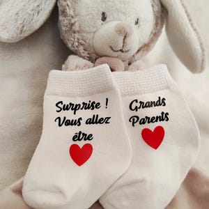 Chaussettes bébé annonce surprise grossesse grands parents - cadeau futur grands parents - annonce grossesse famille-bientôt grands parents