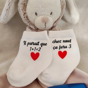 Chaussettes bébé annonce grossesse - 1+1=3 - annonce grossesse famille  - annonce grossesse personnalisée