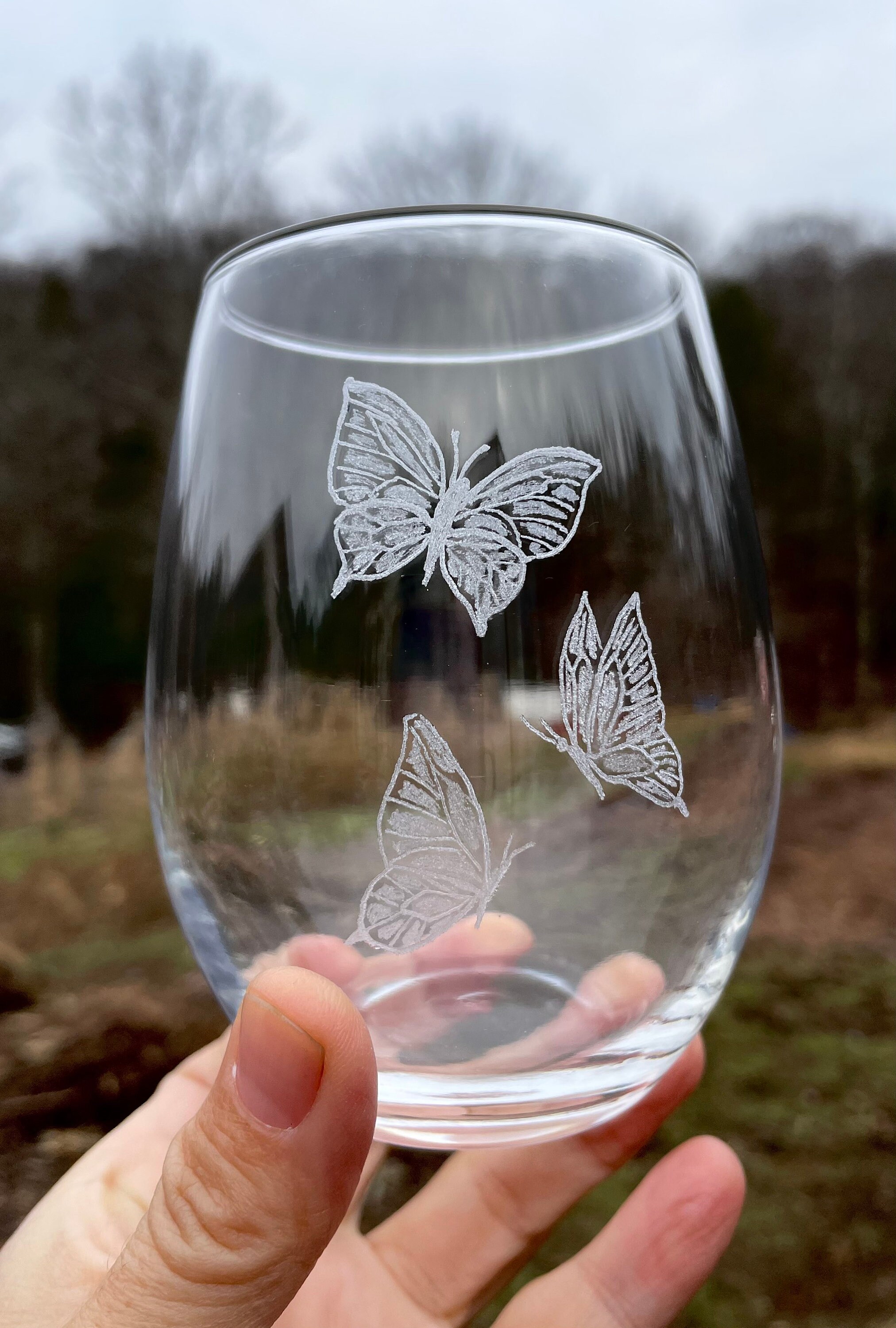 Butterflies Engraved Wine Glass Stemless Etched Wine Glass. Personalized for Mom, Dad or